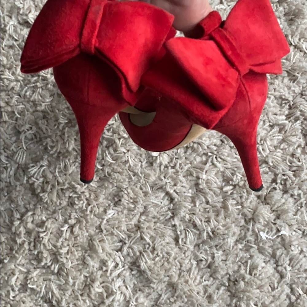 SAKS FIFTH AVENUE Red pumps  size 8 - Picture 4 of 12